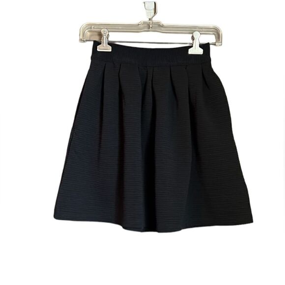 3 for $30! Lauren Conrad black circle skirt. - Picture 1 of 7